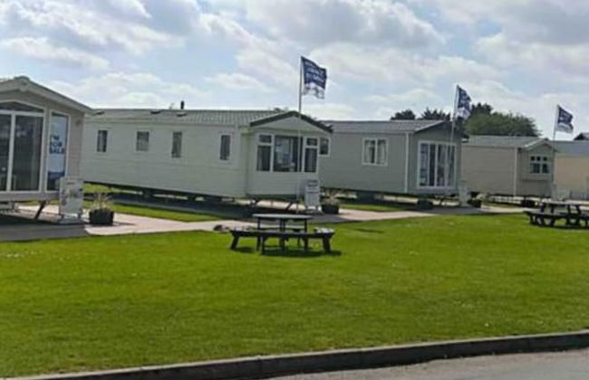 Harwich - Caravan - Sleeps 10 - Garden - Pool - Foto 24