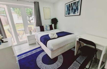 Central Harrow Cozy Apartment with free parking - Photo 4