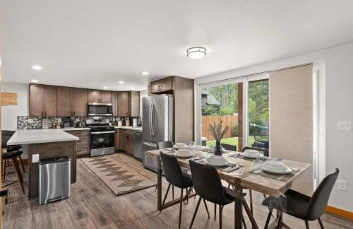 Rainier XL Chalet EV-Hot Tub-Game Room-Guest Suite - Foto 2