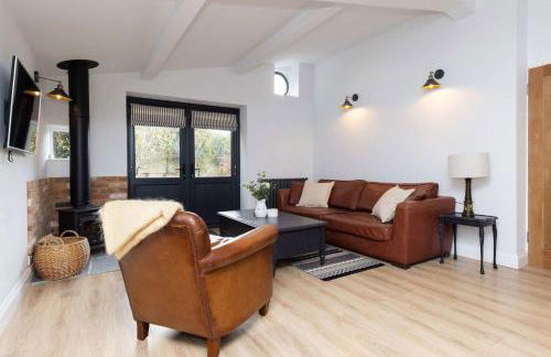 Sidlesham Hideaway Logburner & Garden - Photo 14