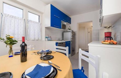 3 Bedroom Cozy Apartment In Viskovo - Foto 21