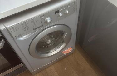 Two Bedroom City View Apartment Liverpool by StaySavvy Accommodation - Photo 37