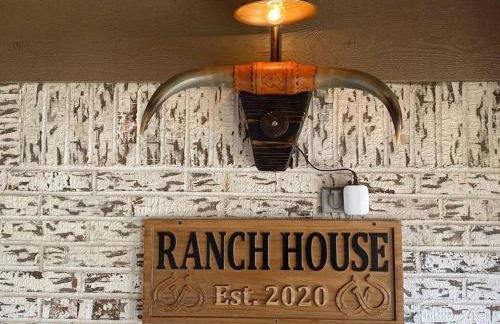 StockYards! Walk 3 Blocks-Ranch House sleeps 8 - Foto 36