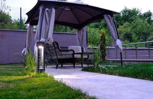 Flower City Suits - Photo 35