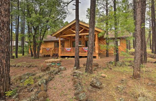 Wooded Yard, Gas Grill Lush Pinetop Retreat - Foto 4