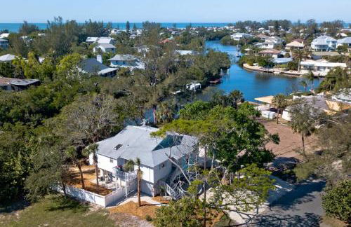 Canal-front Gem with Pool and Hot Tub in Anna Maria - Foto 41