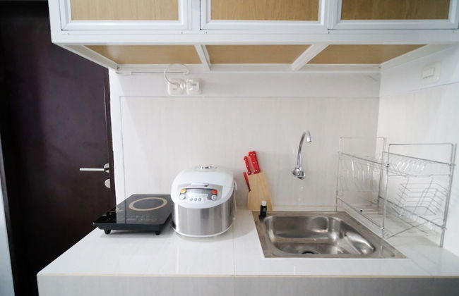 New Studio Apartment With Strategic Location At Suncity Residence - Foto 6