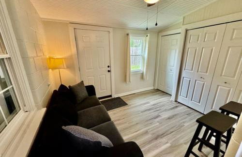 3 Min Walk to Starbucks. Pet Yes - Photo 49