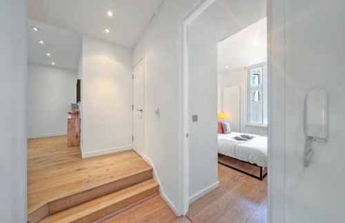 INTERIOR-DESIGN Apartment with HUGE Terrace - Photo 32