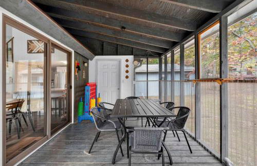 Wooded Chalet w Hot Tub & Indoor Pool, Gym Access - Foto 43