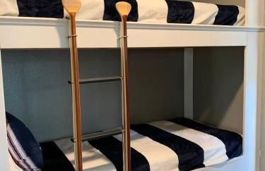 Island Escape|Sunsets| HotTub| Lake|Free Parking - Foto 25