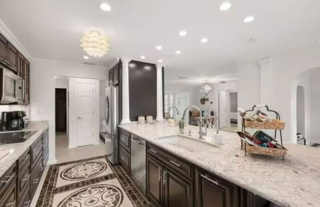 Experience The Ultimate in Luxury Living - Foto 12