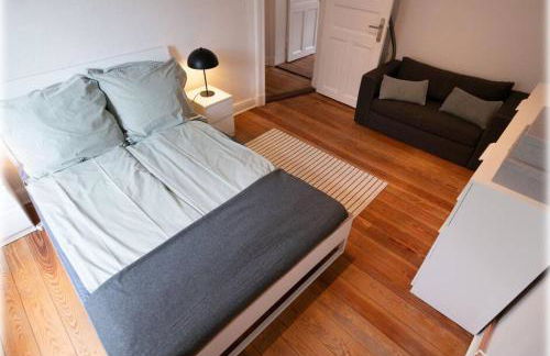 Altbaucharme! 2Zimmer, zentral und 24h Check-in - Foto 6