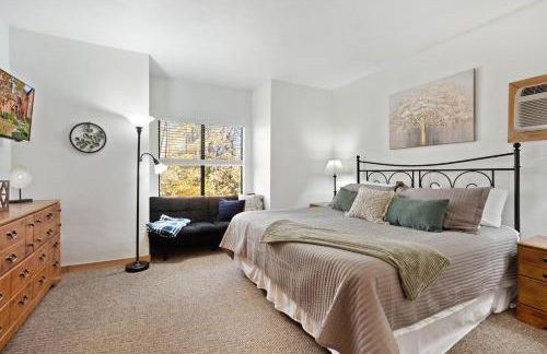 Beautiful Seven Springs- 2 Bed, 2 Bath Condo - Foto 4