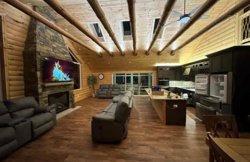 Majestic Cottage Estate with Indoor Heated Pool - Foto 1