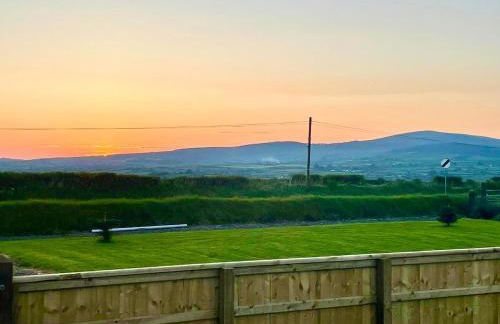 Rural Cottage, 3 beds, 3 bath,LOG BURNER, HOT TUB, with Cymru Holidays - Foto 4