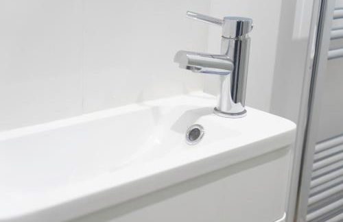 Crossways - a modern two bedroom village apartment close to cheltenham - Photo 26