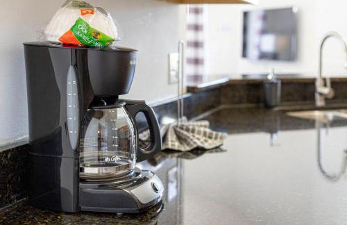 #463-Fabulous 4 bed villa with south facing private pool and spa overlooking water - Foto 53