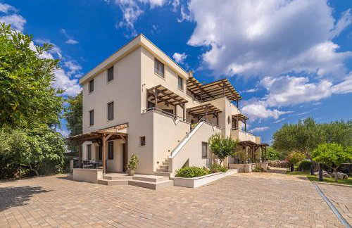 Villa Haya with heated pool - Photo 2