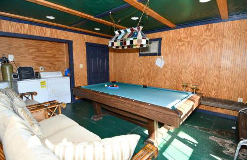 Whispering Hills -- Pet Friendly - Hot Tub - Grill - Wifi - Fire Pit - Covered Porch - Screen Porch - Fireplace - View - Billiard Table - Game room - Foto 25