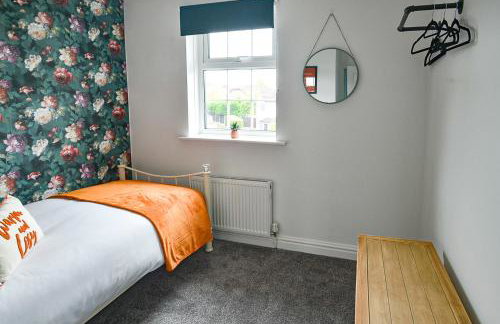 Huntsfield House- Stunning Modern 4 Bedroom House Suitable for Work and Leisure Stays - Foto 30