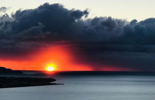 Breathtaking Seaside Villa with Heated Saltwater Pool & Panoramic Terraces - Foto 34