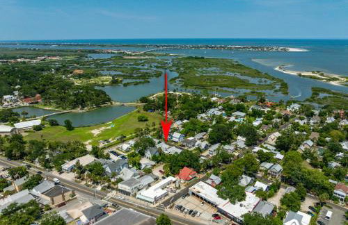 Casa Amarillo l Steps to Historic District - Photo 23