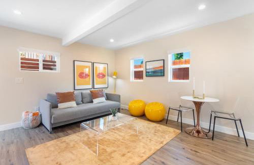 Beach Bungalow Perfection - Private Patios, BBQ walk2beach & Pet Friendly! - Foto 10