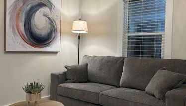 Cedar Street Retreat - Heart of Aksarben! - Foto 5