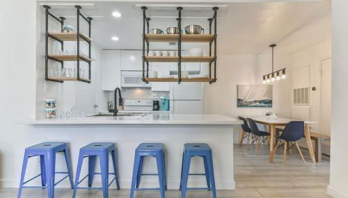 Coastal Paradise Condo with 2 Bedrooms and Pool - Foto 5