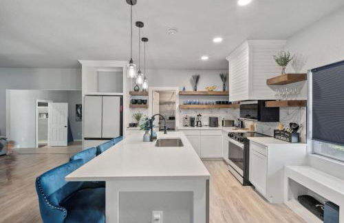 Gorgeous 6BR Sleeps 18 w Hot Tub - Foto 16