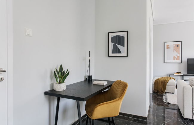 Spacious & Airy 1 Bedroom Apartment near HELEXPO - Foto 13