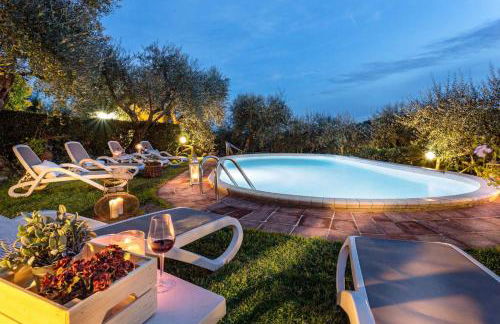 Romantic farmhouse villa Pallina to sleep 5 guests - Photo 9