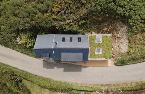 Cliff-top Cottage on Coast Path w/Panoramic Views - Photo 9