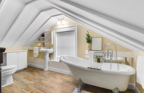 Tropical Oasis Located Near Lake With Pool and Hot Tub - Foto 67