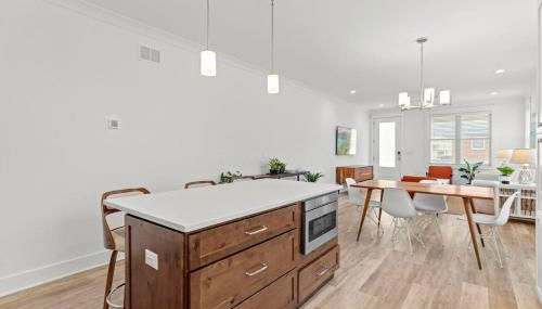 Steps From Beach & Boardwalk, Ocean Views with 5 Decks, 3 Cars - Foto 4