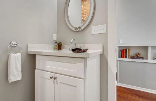 Luxury LGD Condo w Balcony Near Magazine St - Foto 17