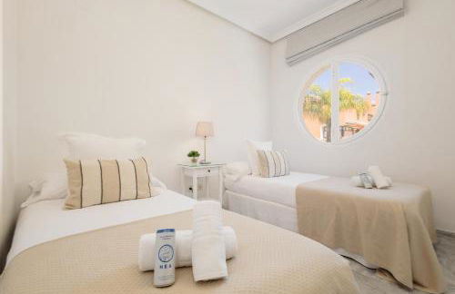 Townhouse in first line beach, Bahia de Marbella, Marbella - Photo 40