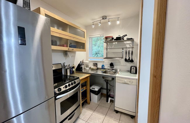 West Coast Cabin - Photo 2