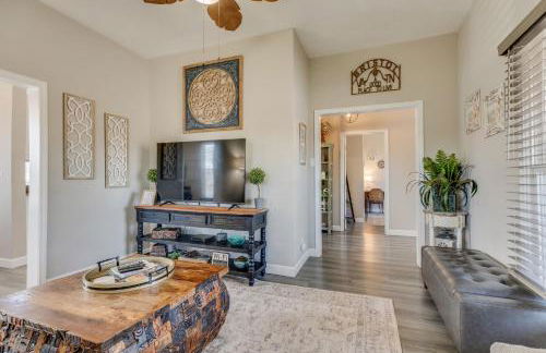 Soak n Stroll 2 State St Casino Firepit Dogs OK - Foto 7