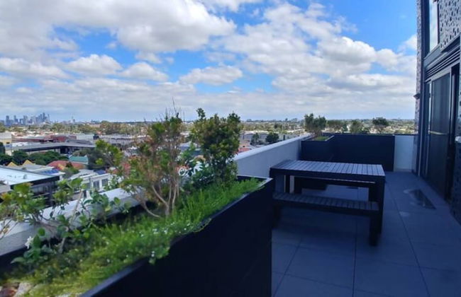 New Spacious 2 Bedroom With Gorgeous City Views - Foto 15