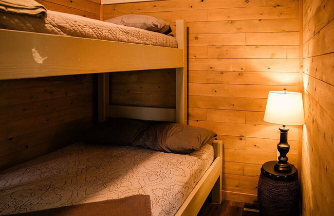 Portage Lakeside Cabins - Photo 24