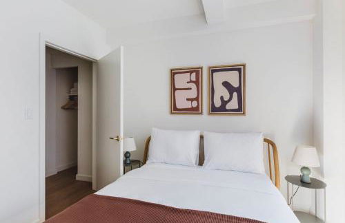 Blueground Midtown E wd doorman nr E River NYC-1527 - Photo 13