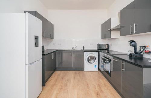 Airport - Town Centre - Train Station - Free Parking - Foto 10