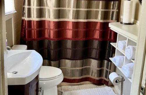 Agatha's Historic Home Free Parking Wi-Fi Deck - Photo 17