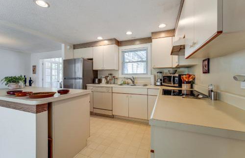 1 Mi to Maine Street! MCM-Style Home in Brunswick - Foto 11