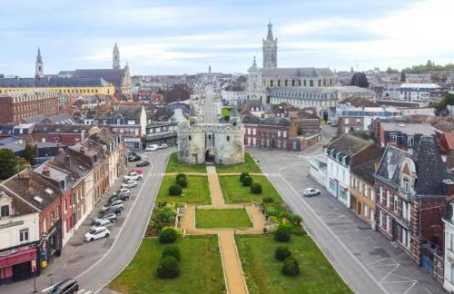 La Liberté, Loft 90 m2 rénové centre-ville, terrasse amenagee, jeux & parking - Foto 15
