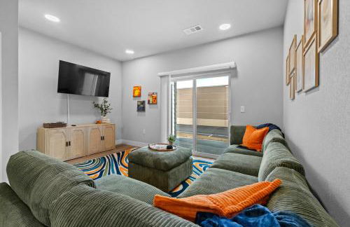 Modern King BR, Sectional, Pool, Gym, Near U of A - Foto 5