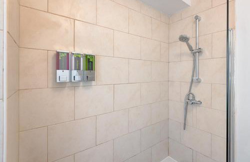 4 Bed - Parking - Near M4 - Ideal for Groups - Foto 37