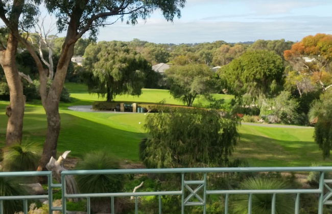 Joondalup Golf Retreat - Photo 1